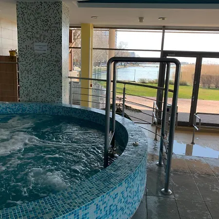 Lakeside Wellness Апартаменты Шиофок